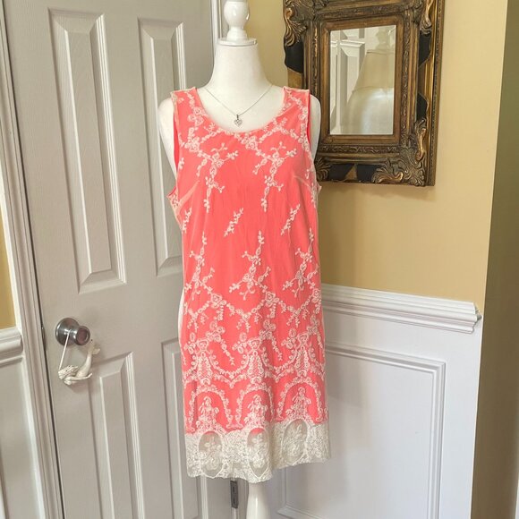 Salmon-Pink Size M Dress Lace Overlay Knee-Length Sleeveless V-Back Good Stretch - Picture 1 of 7